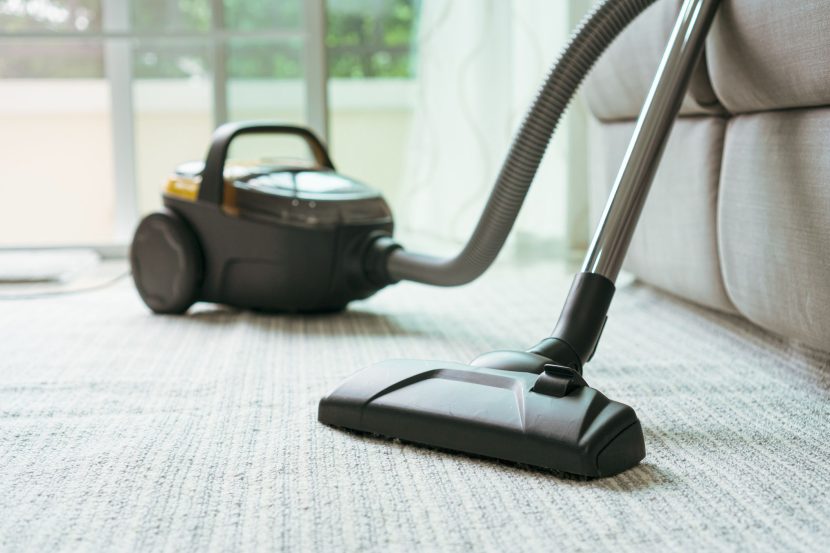 What are the methods used in commercial carpet cleaning services in Atlanta?